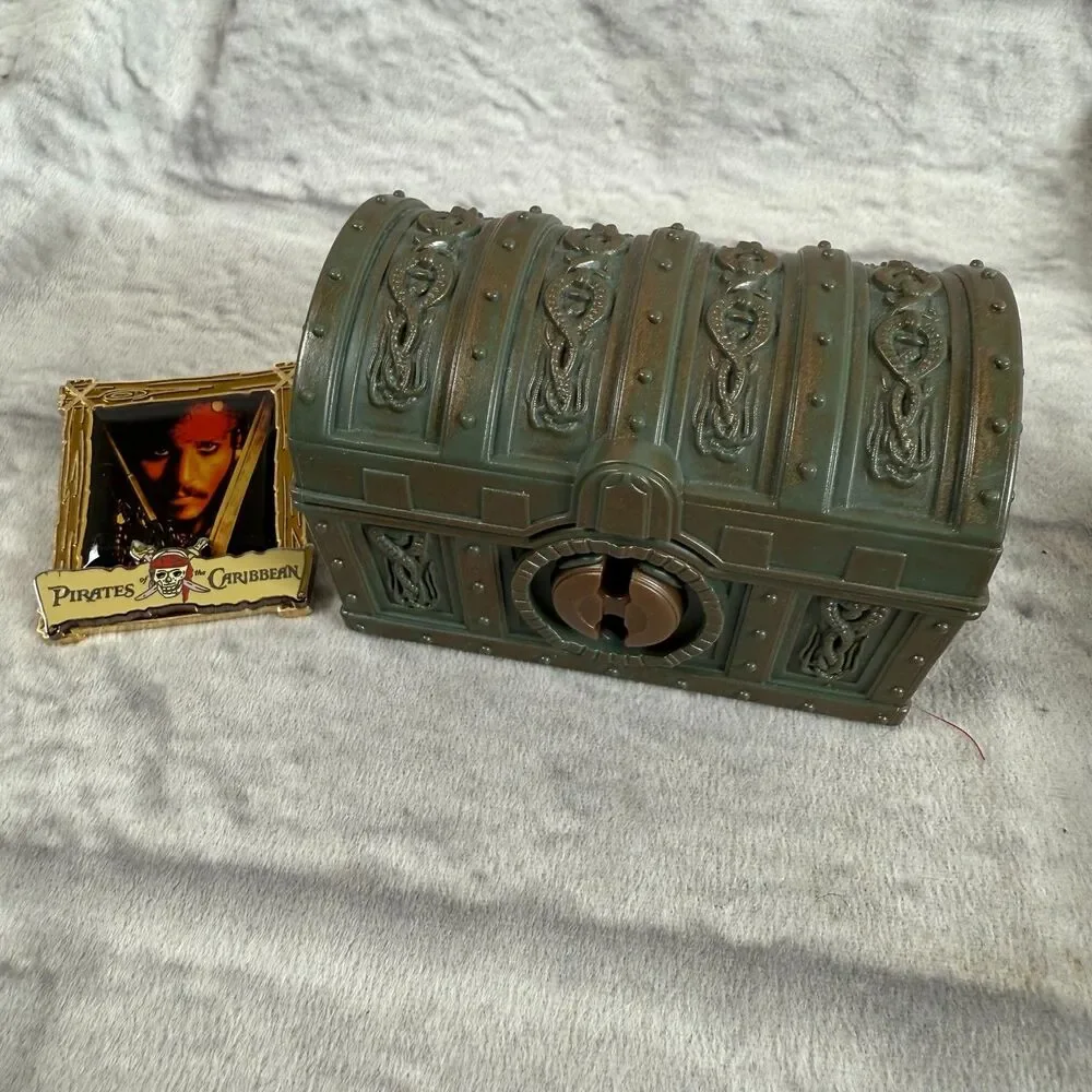 Lot Of 9 Disney Pirates Of The Caribbean Pins McDonalds Toys Tattoos Keychain - Picture 8 of 14